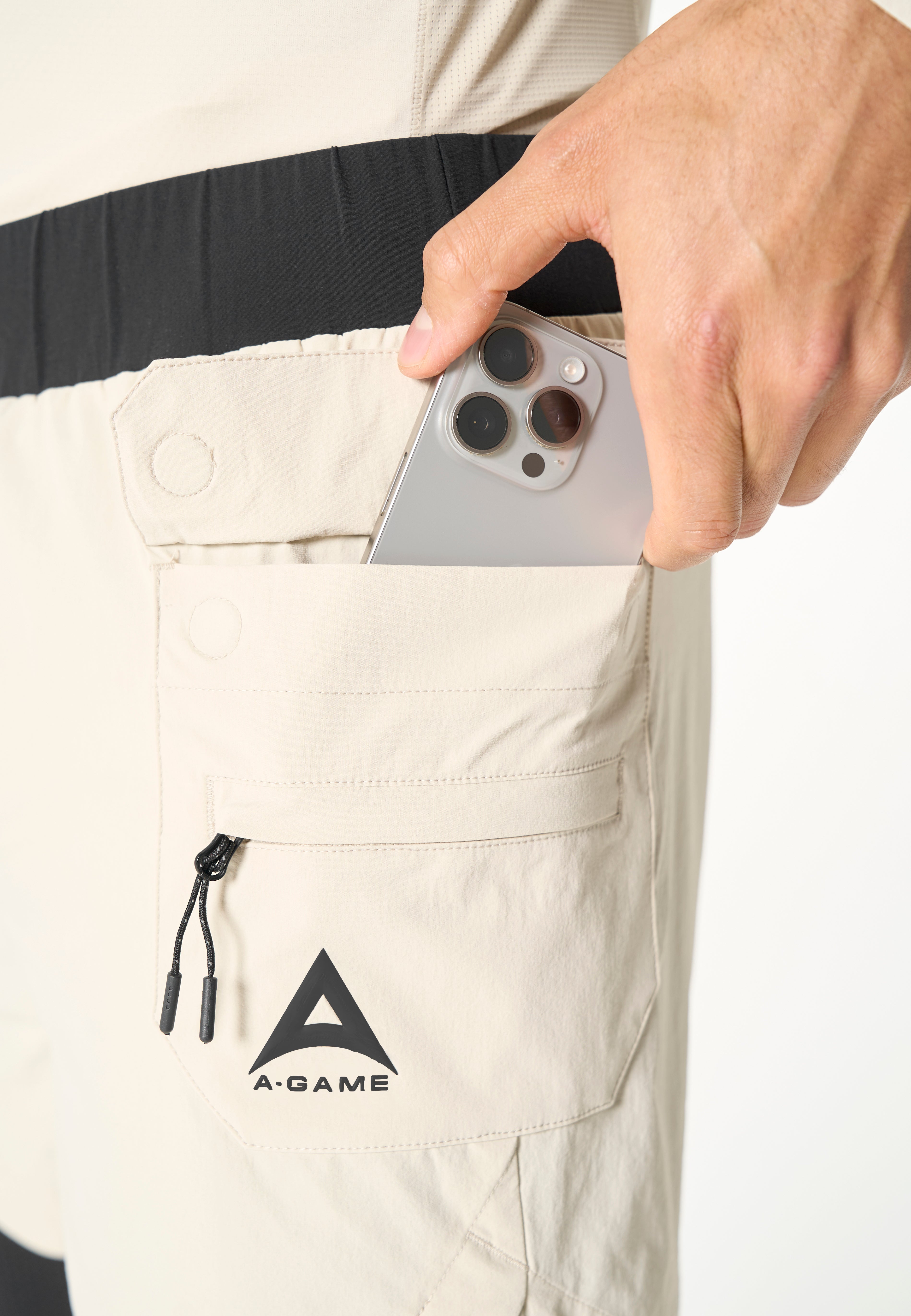 Men's 2-in-1 Cargo Shorts - Beige / Black