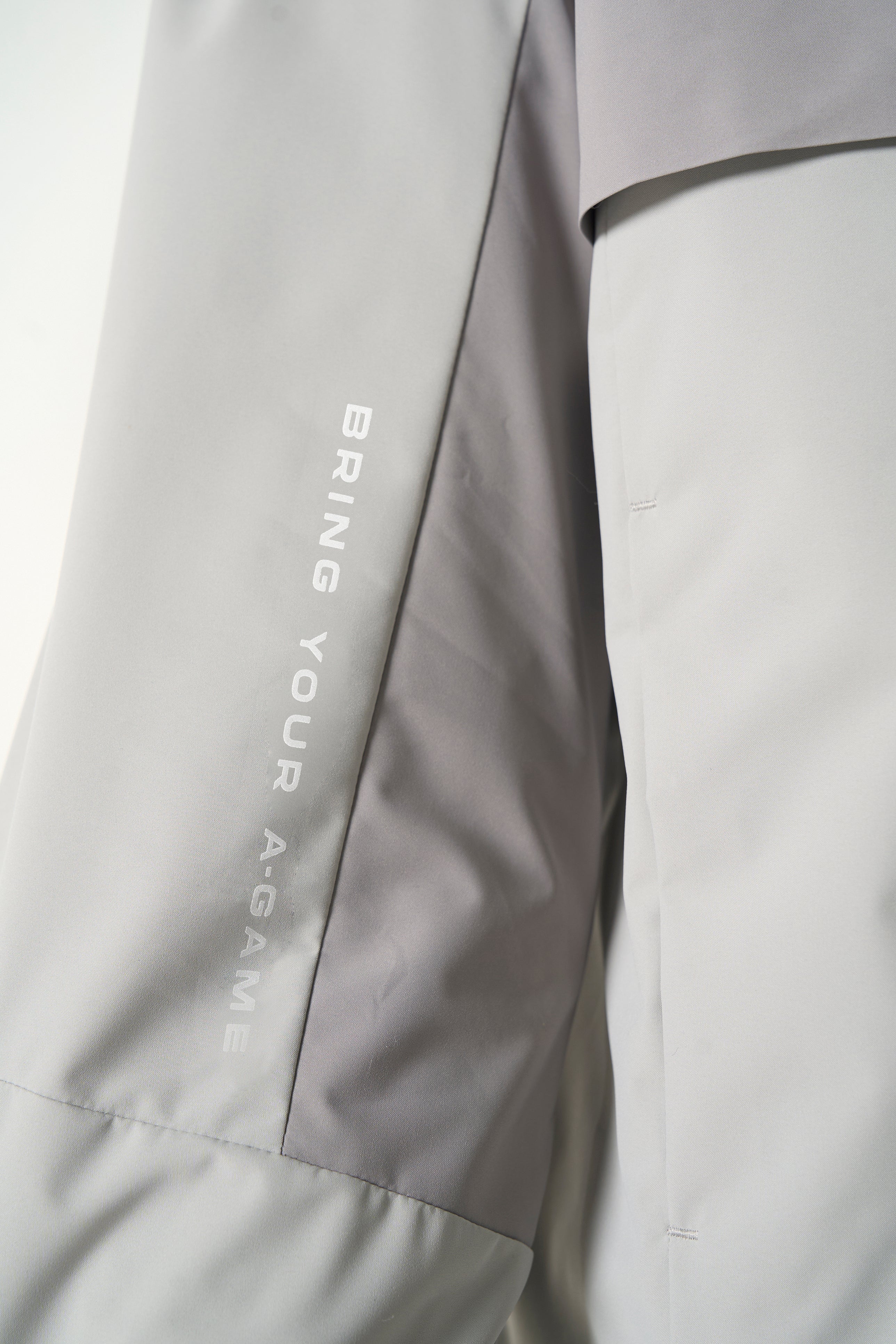 MENS PANELLED LIGHTWEIGHT JACKET - GREY / DK GREY