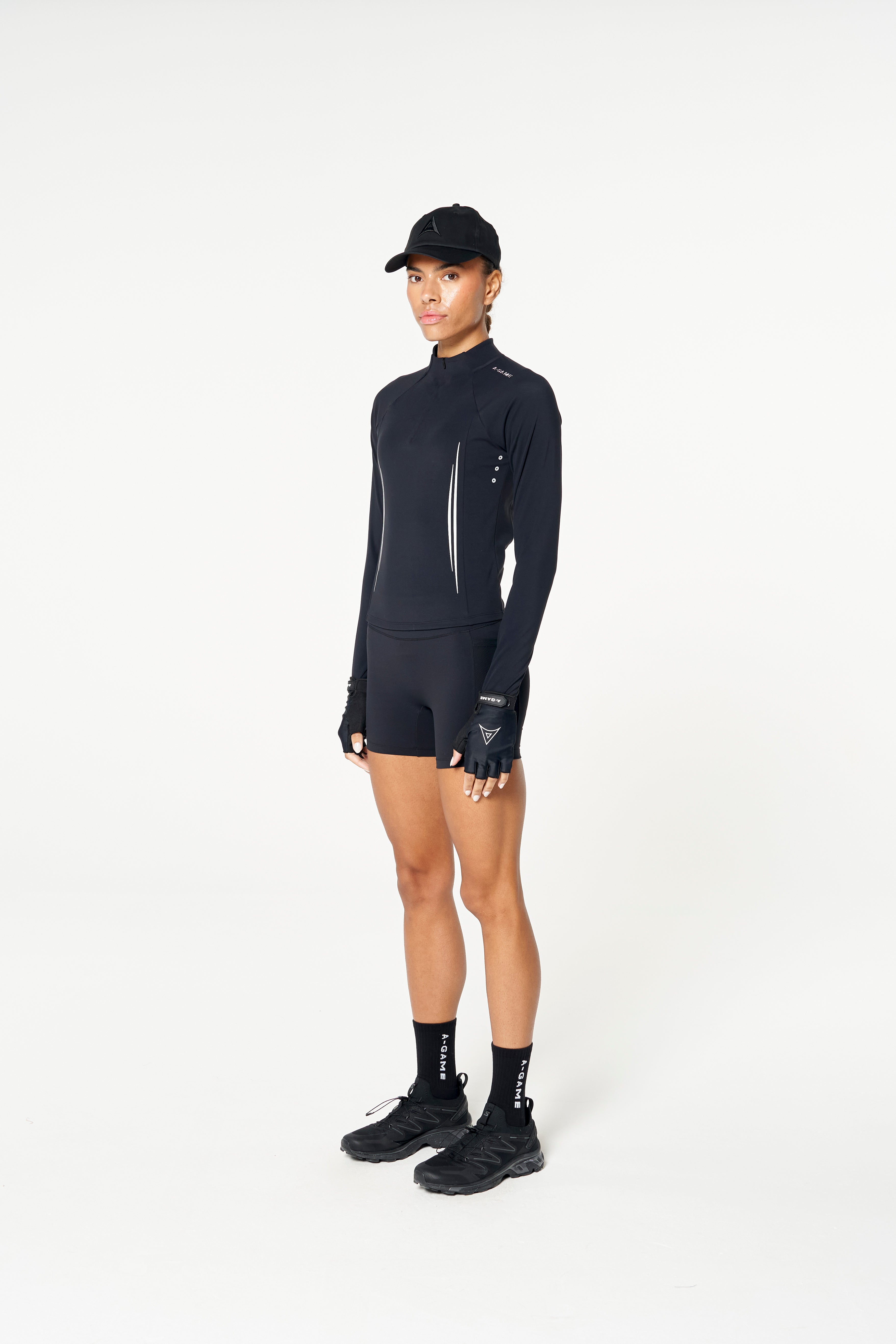 WOMENS TRAINING SHORTS - BLACK