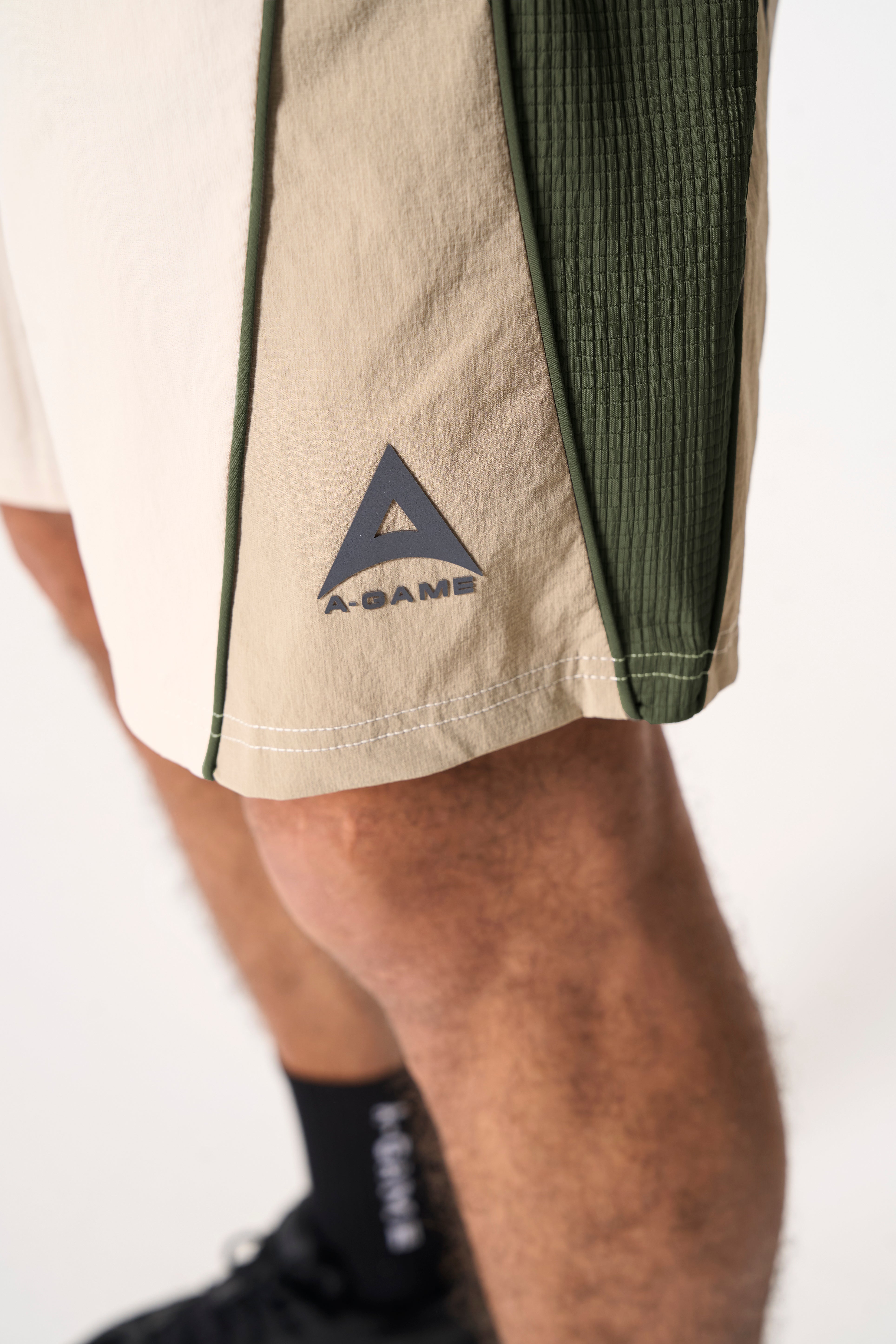 Men's Textured Shorts - Beige / Mid Brown