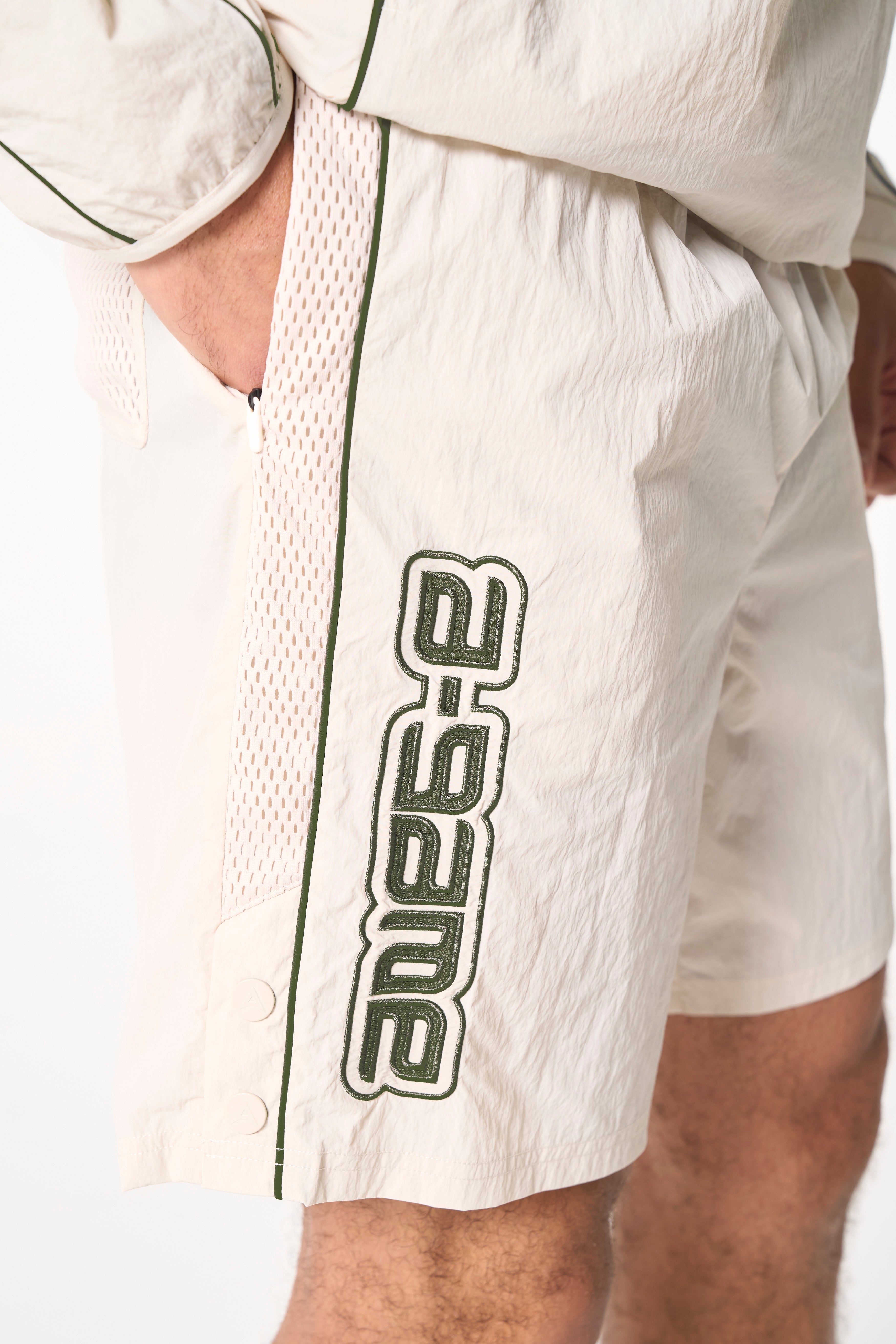 Men's Woven Tech Popper Shorts - Beige