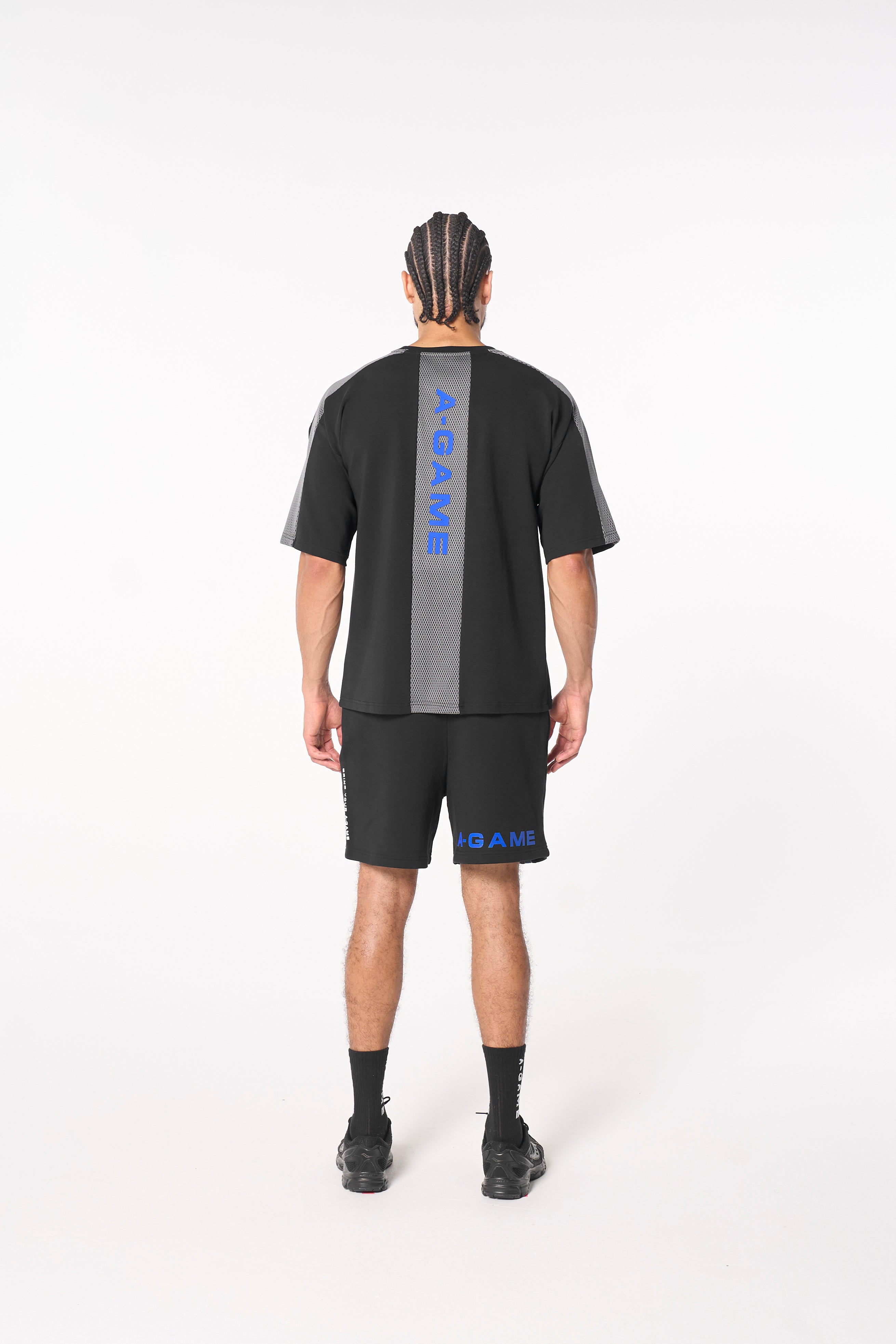 MENS LIFEWEAR MESH PANELLED SWEAT SHORTS - BLACK / COBALT BLUE