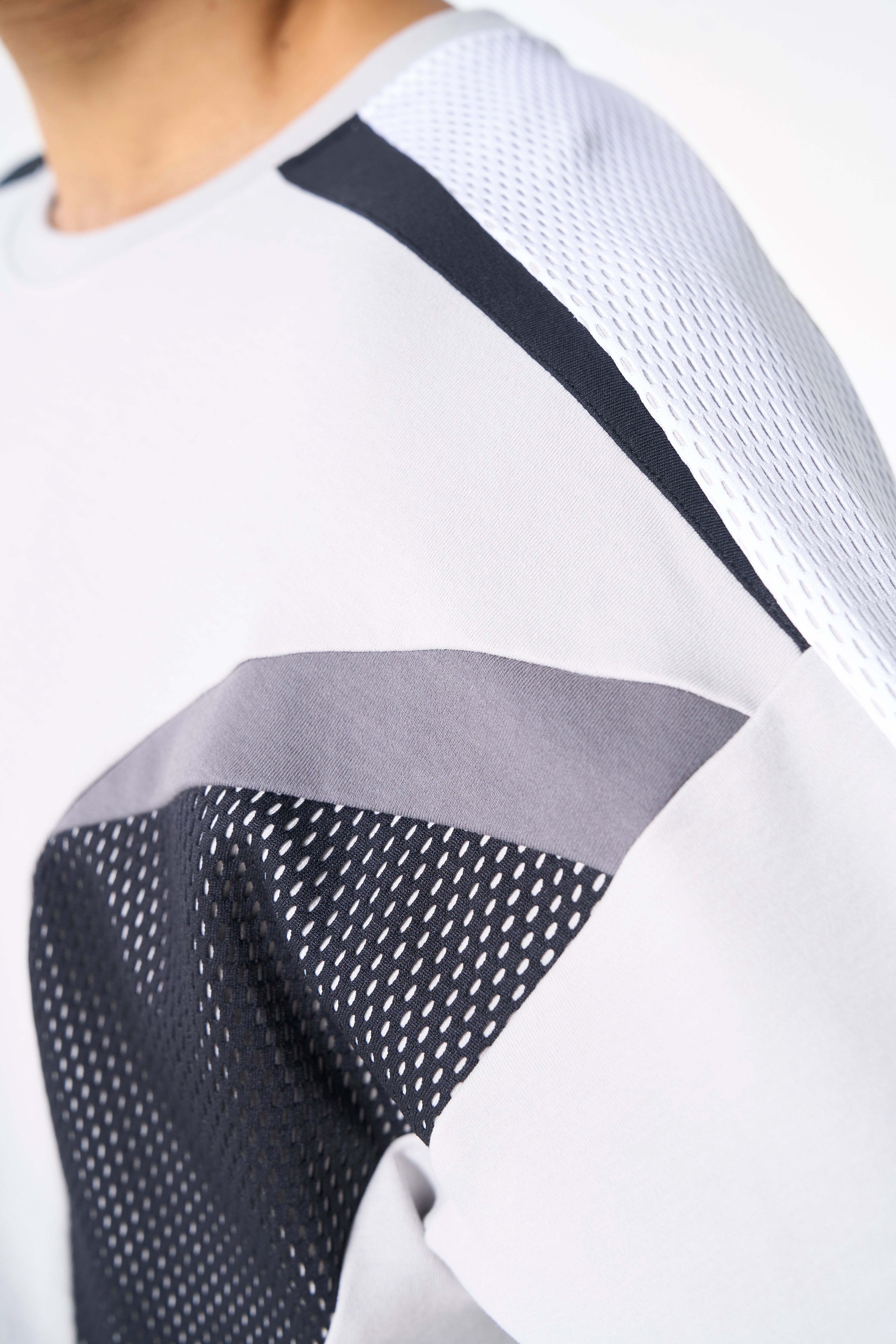 MENS LIFEWEAR PANELLED MESH SPORT T-SHIRT - GREY / BLACK