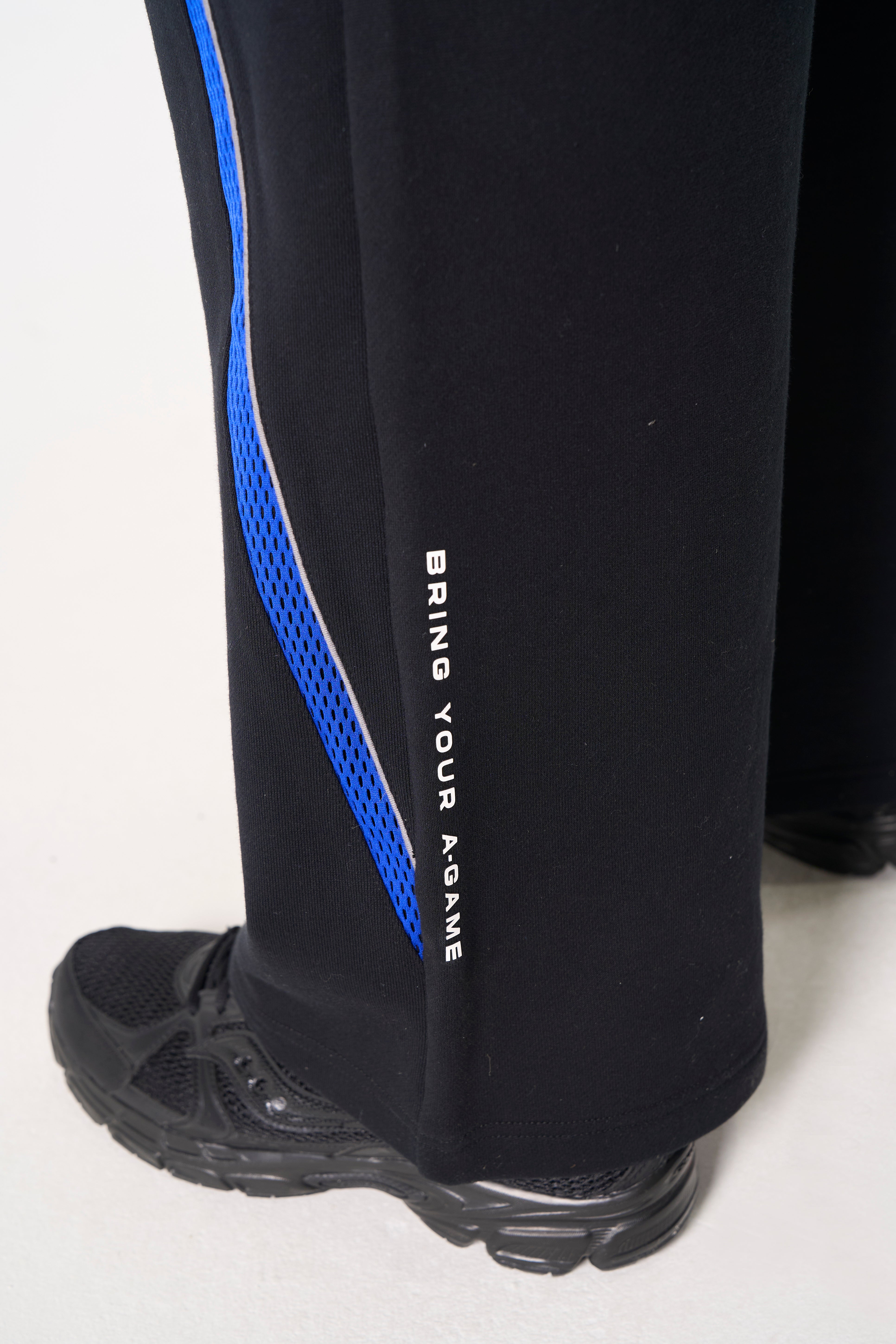 MENS LIFEWEAR MESH PANELLED STRAIGHT LEG SWEAT PANTS - BLACK / COBALT BLUE