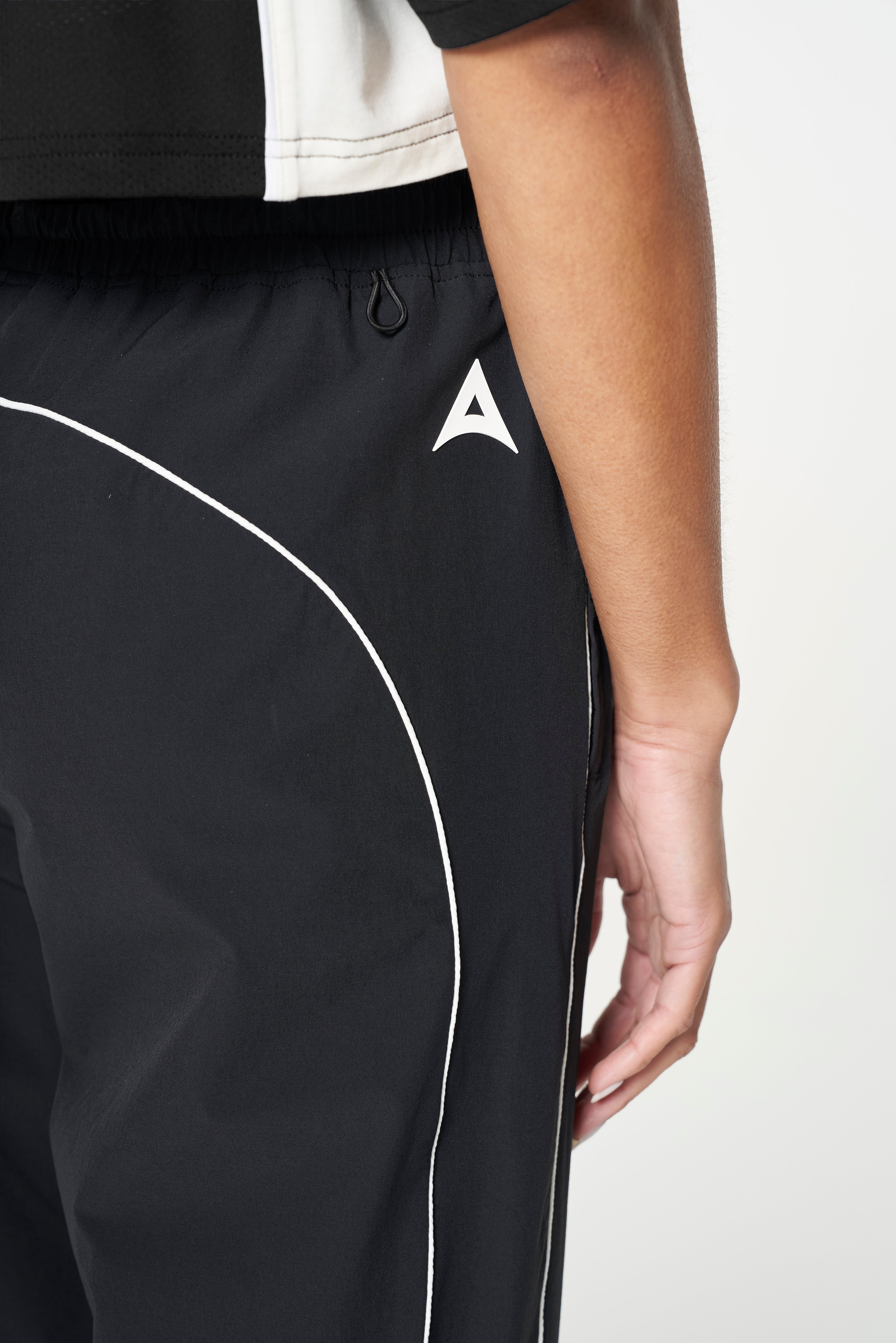 WOMENS LIFEWEAR WOVEN JOGGERS - BLACK