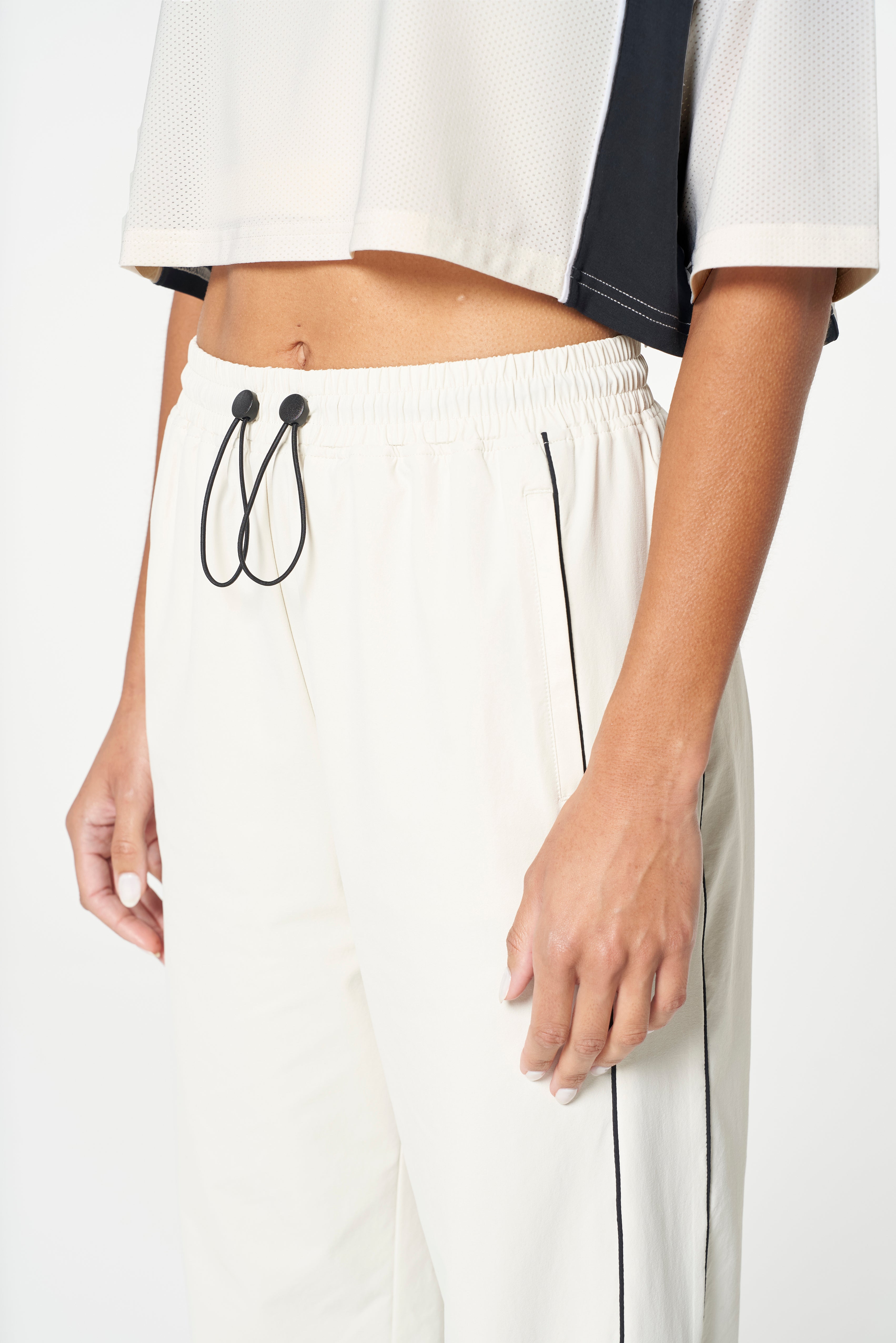 WOMENS LIFEWEAR WOVEN JOGGERS - ECRU