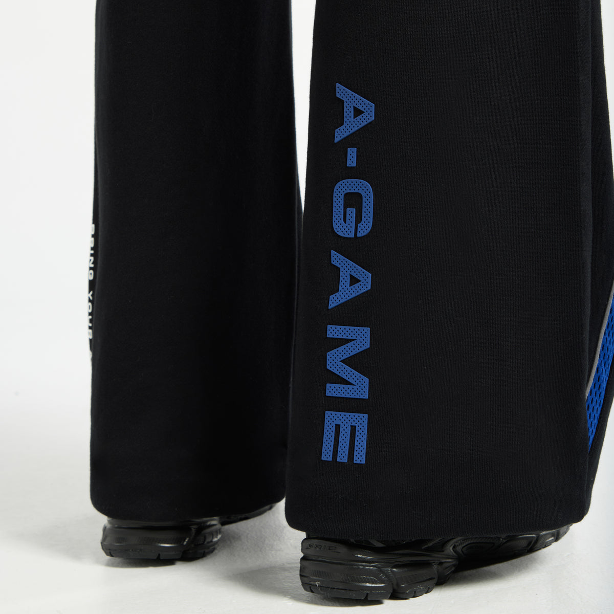 Men's Mesh Panelled Straight Leg Sweat Pants - Black / Cobalt Blue
