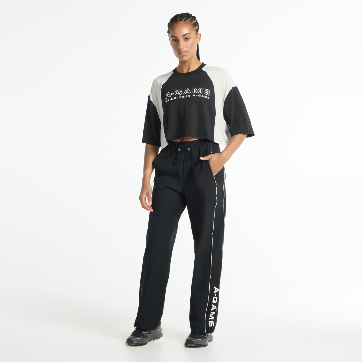Women's Cropped Mesh Panel T-Shirt - Black