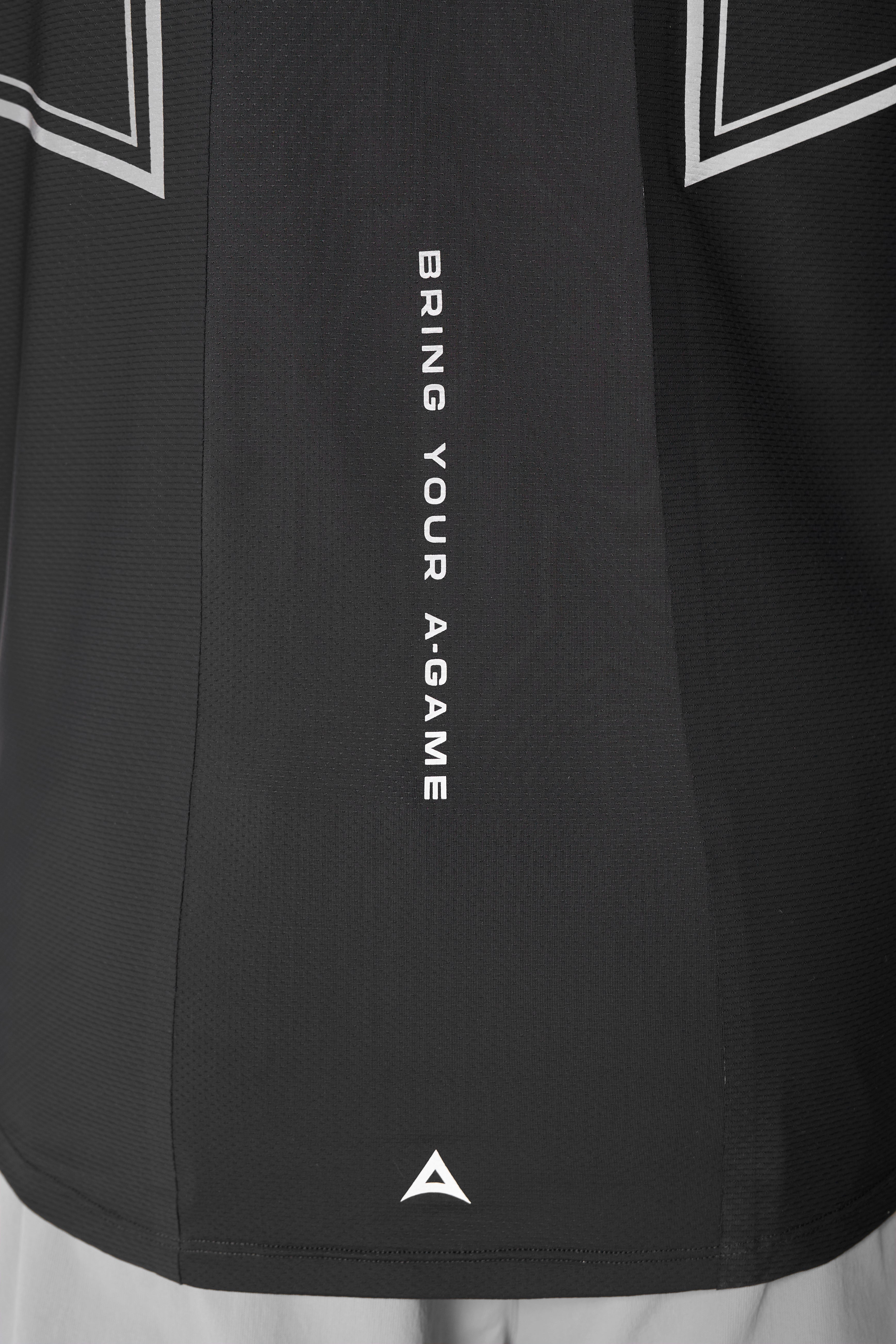 Men's Curved Hem Training Vest - Black