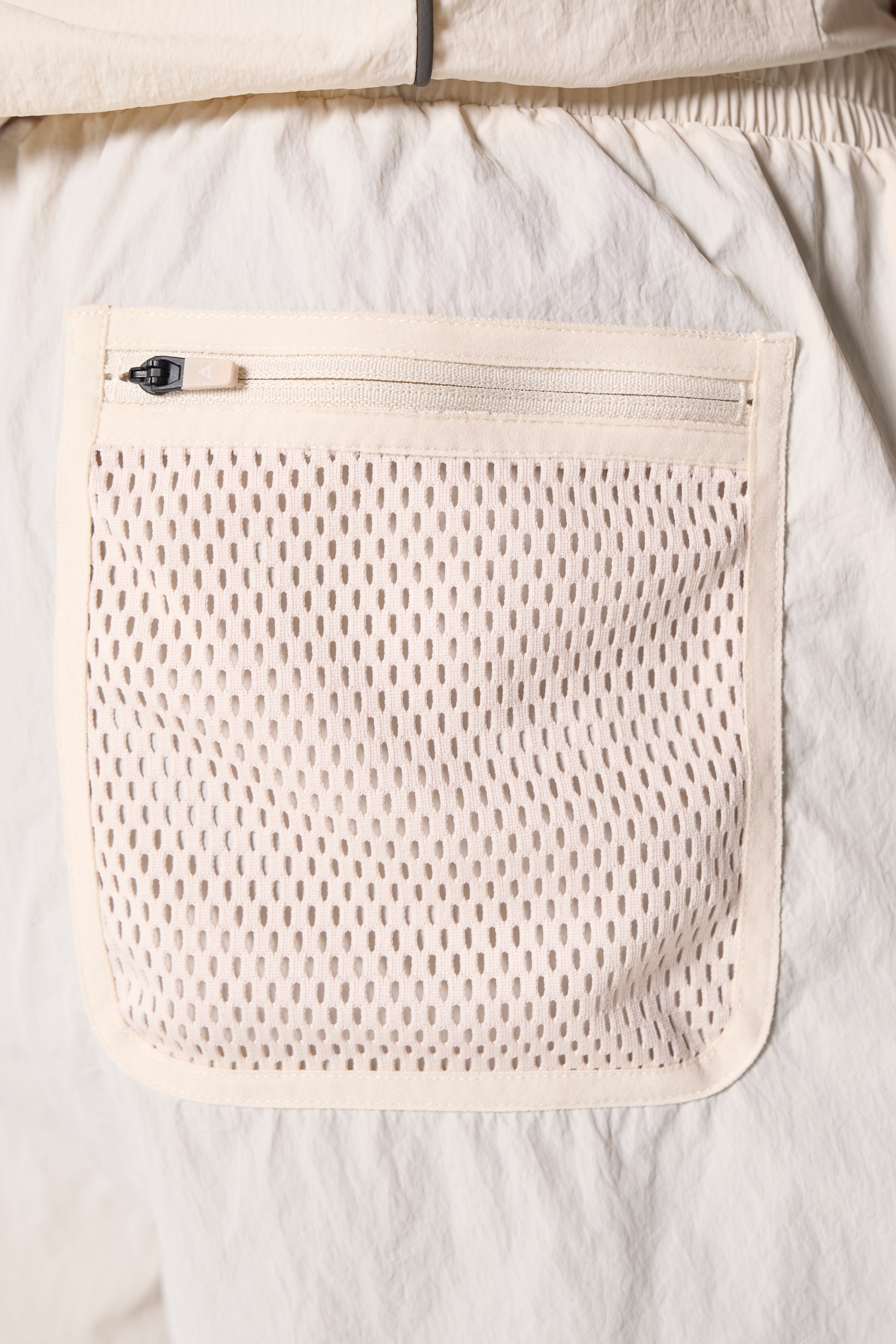 Men's Woven Tech Popper Shorts - Beige