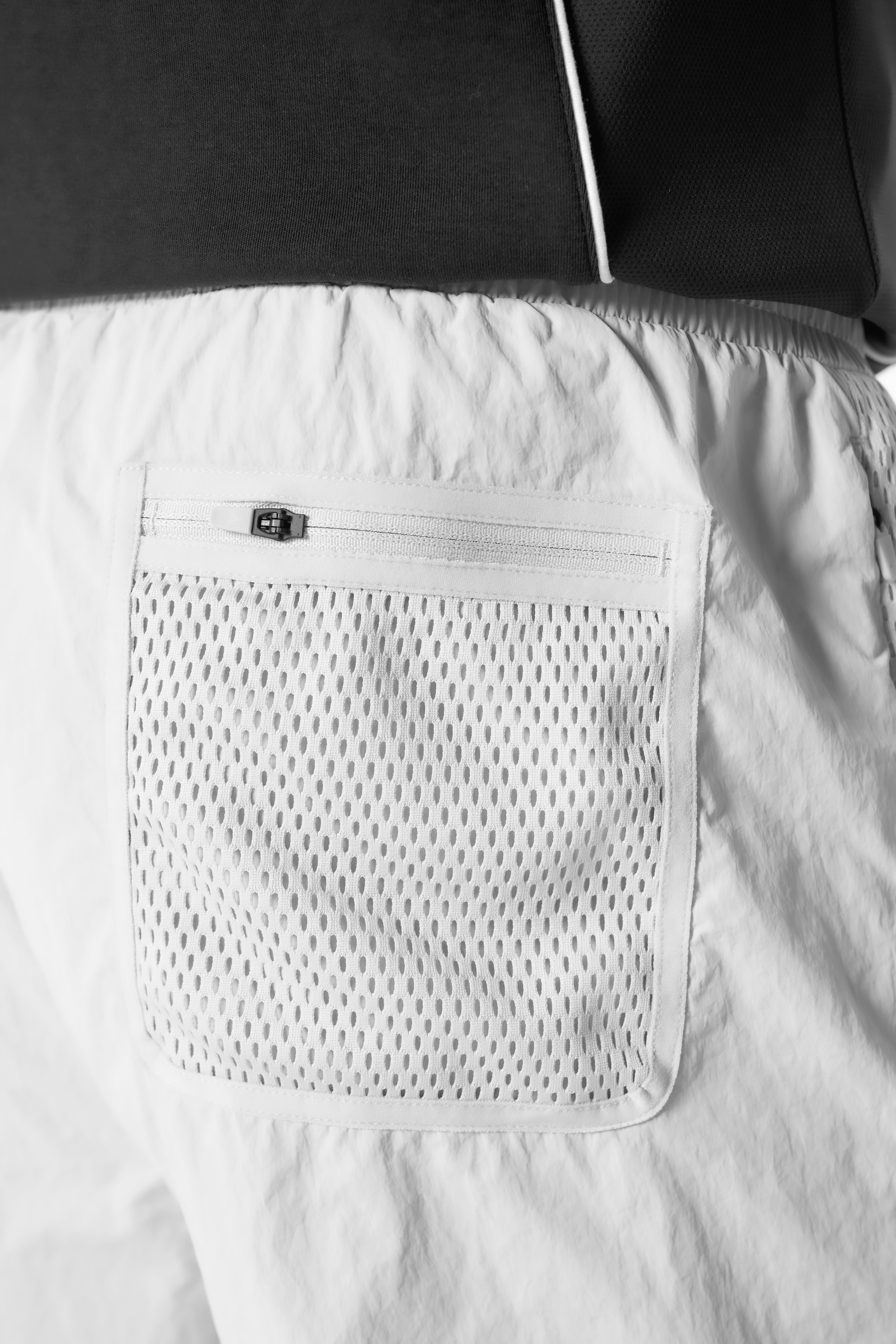 Men's Woven Tech Popper Shorts - Grey