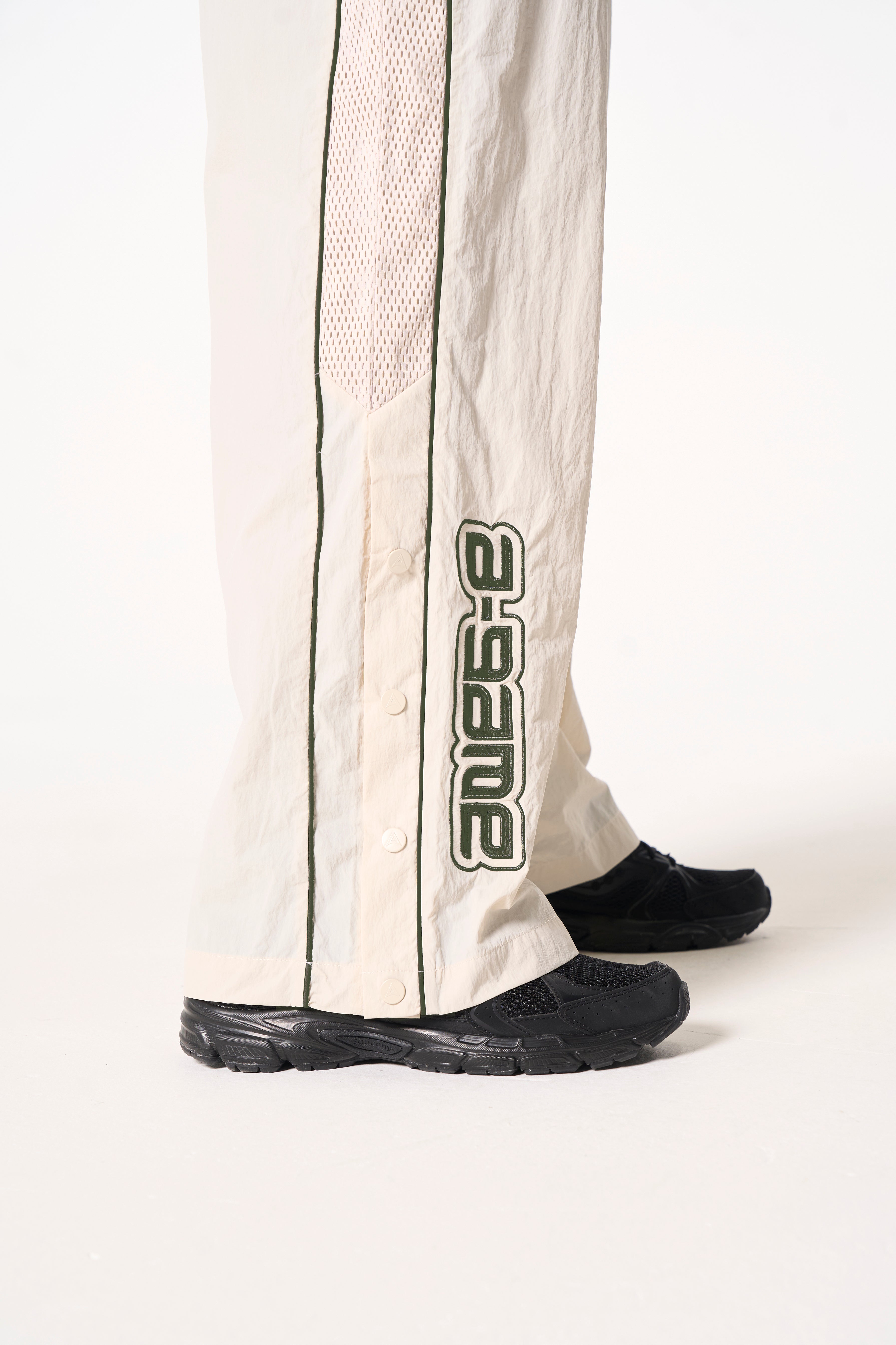 Men's Woven Tech Popper Pants - Beige