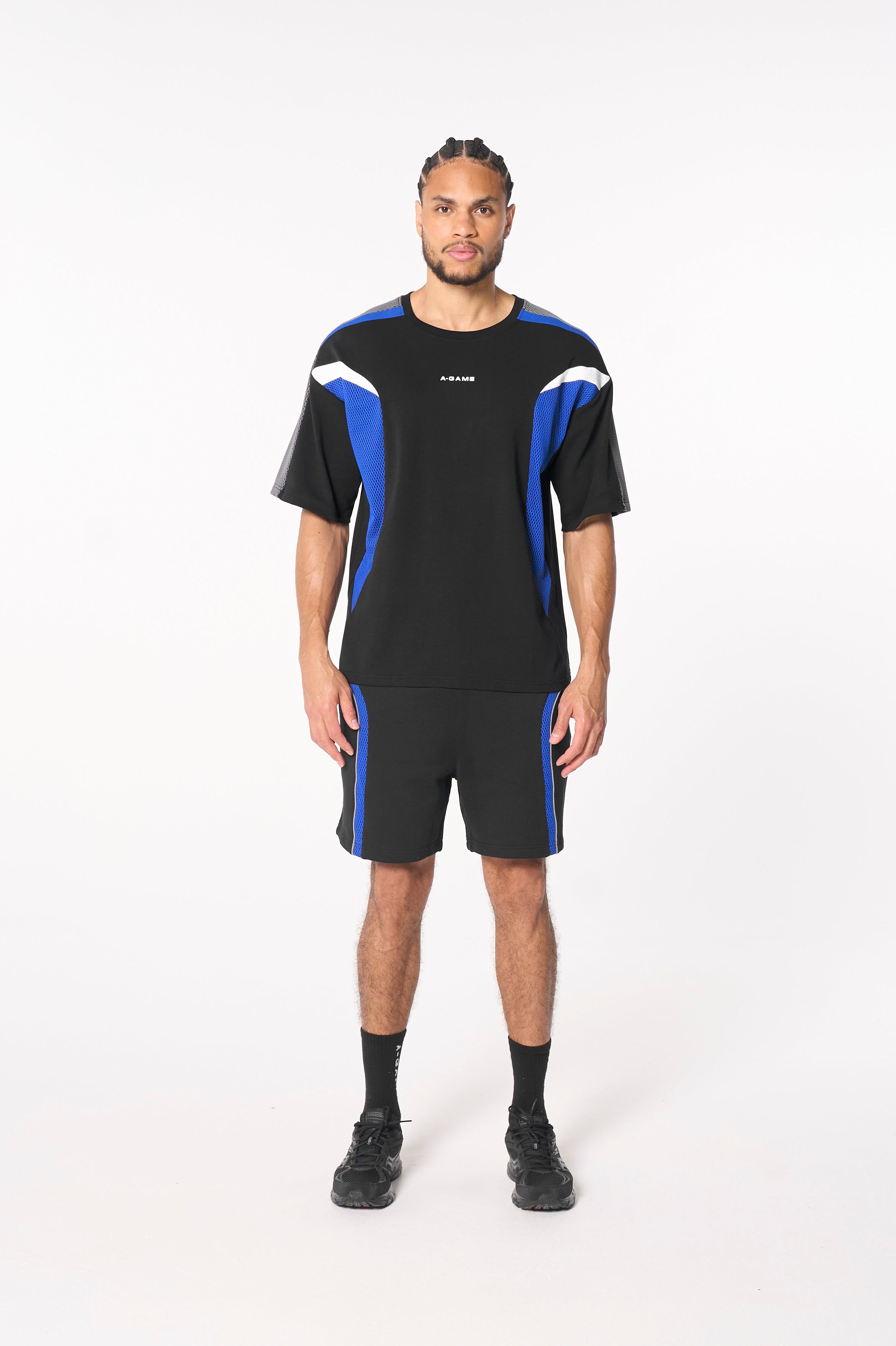 MENS LIFEWEAR MESH PANELLED SWEAT SHORTS - BLACK / COBALT BLUE
