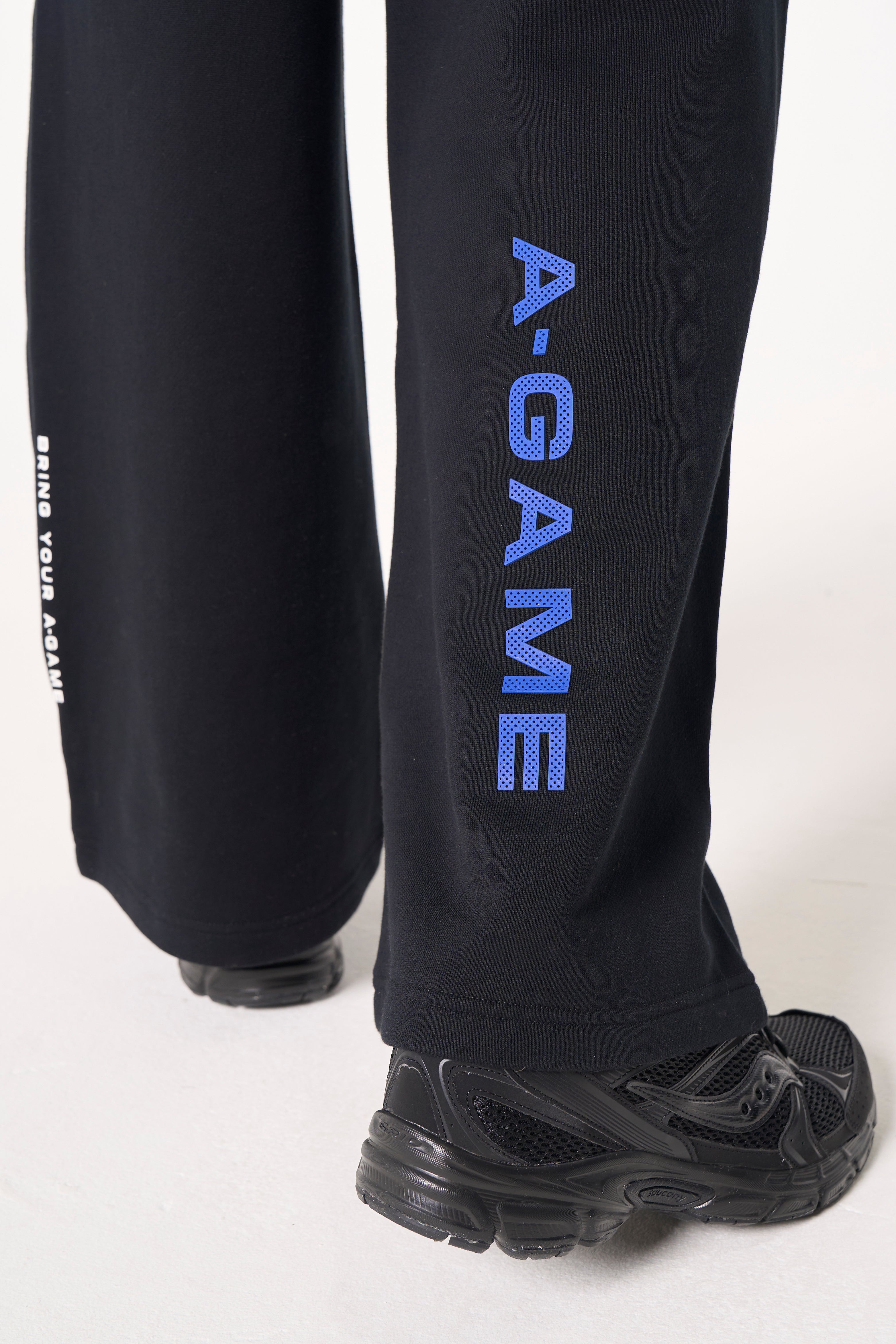 MENS LIFEWEAR MESH PANELLED STRAIGHT LEG SWEAT PANTS - BLACK / COBALT BLUE