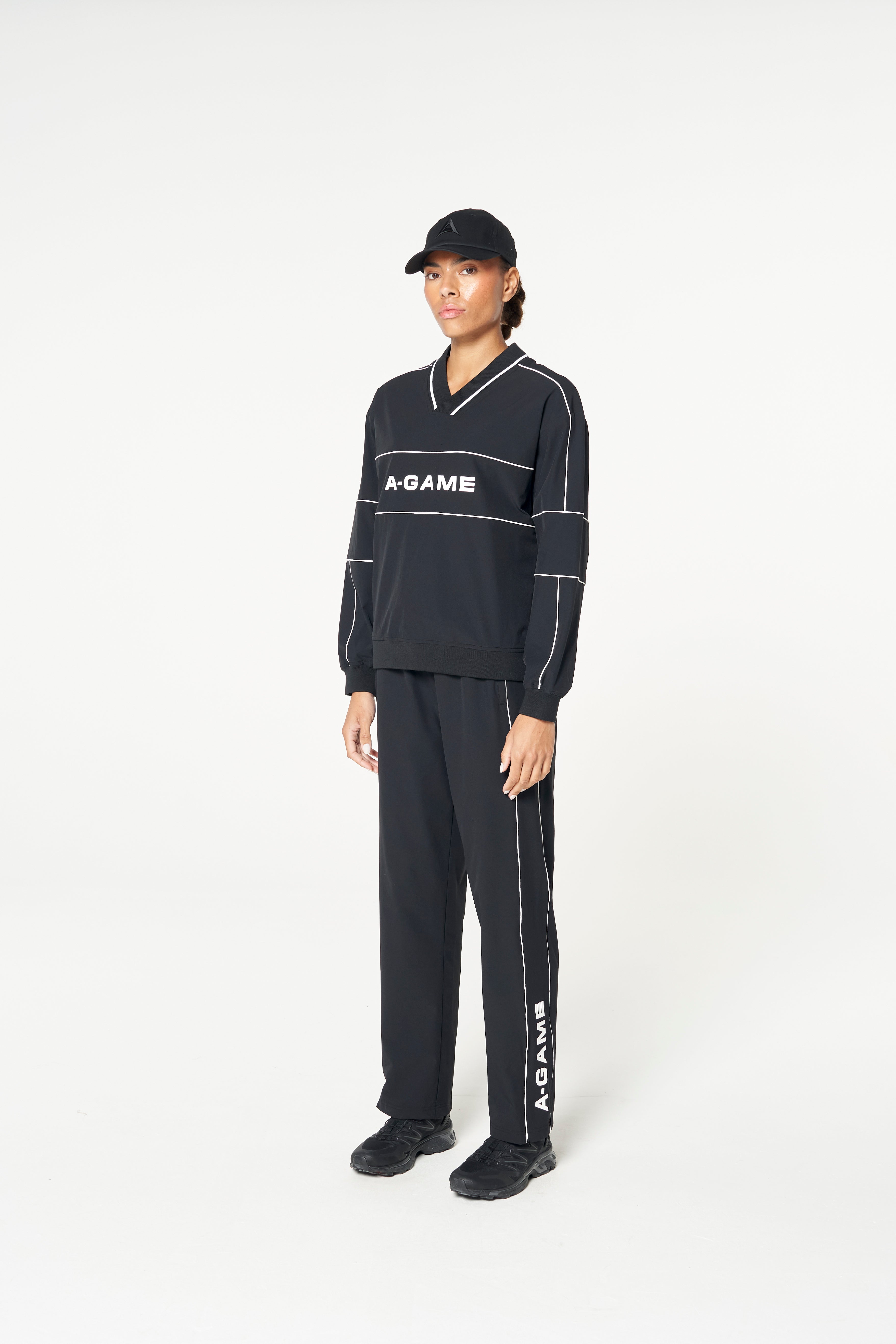 WOMENS LIFEWEAR WOVEN PULLOVER - BLACK