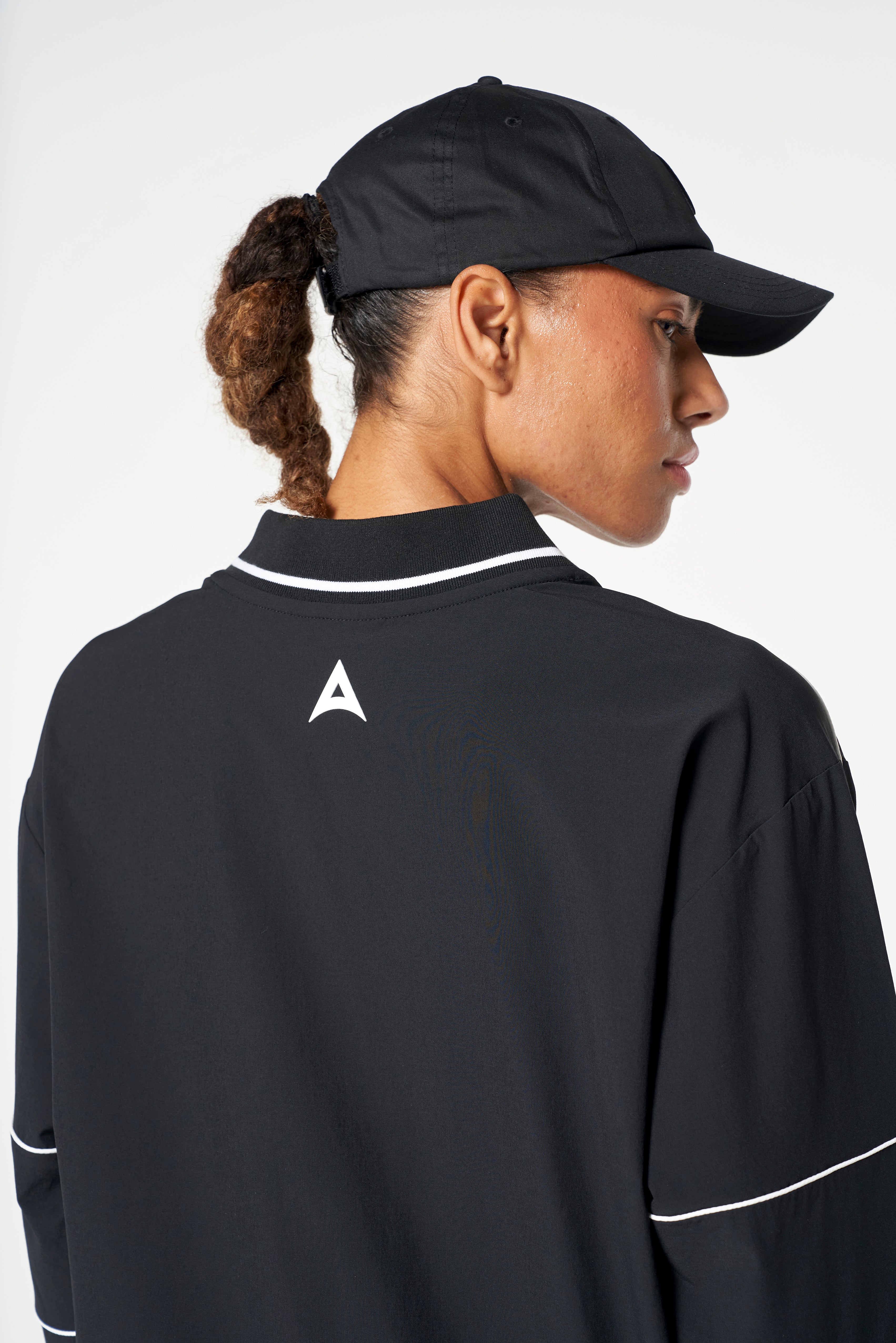 WOMENS LIFEWEAR WOVEN PULLOVER - BLACK