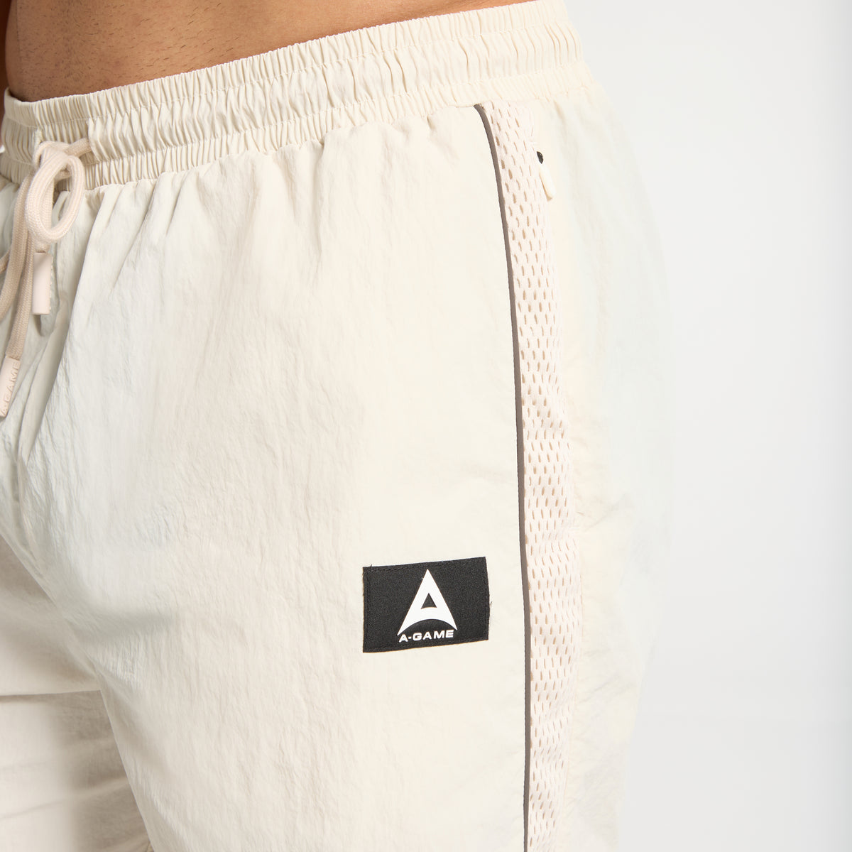 Men's Woven Tech Popper Shorts - Beige