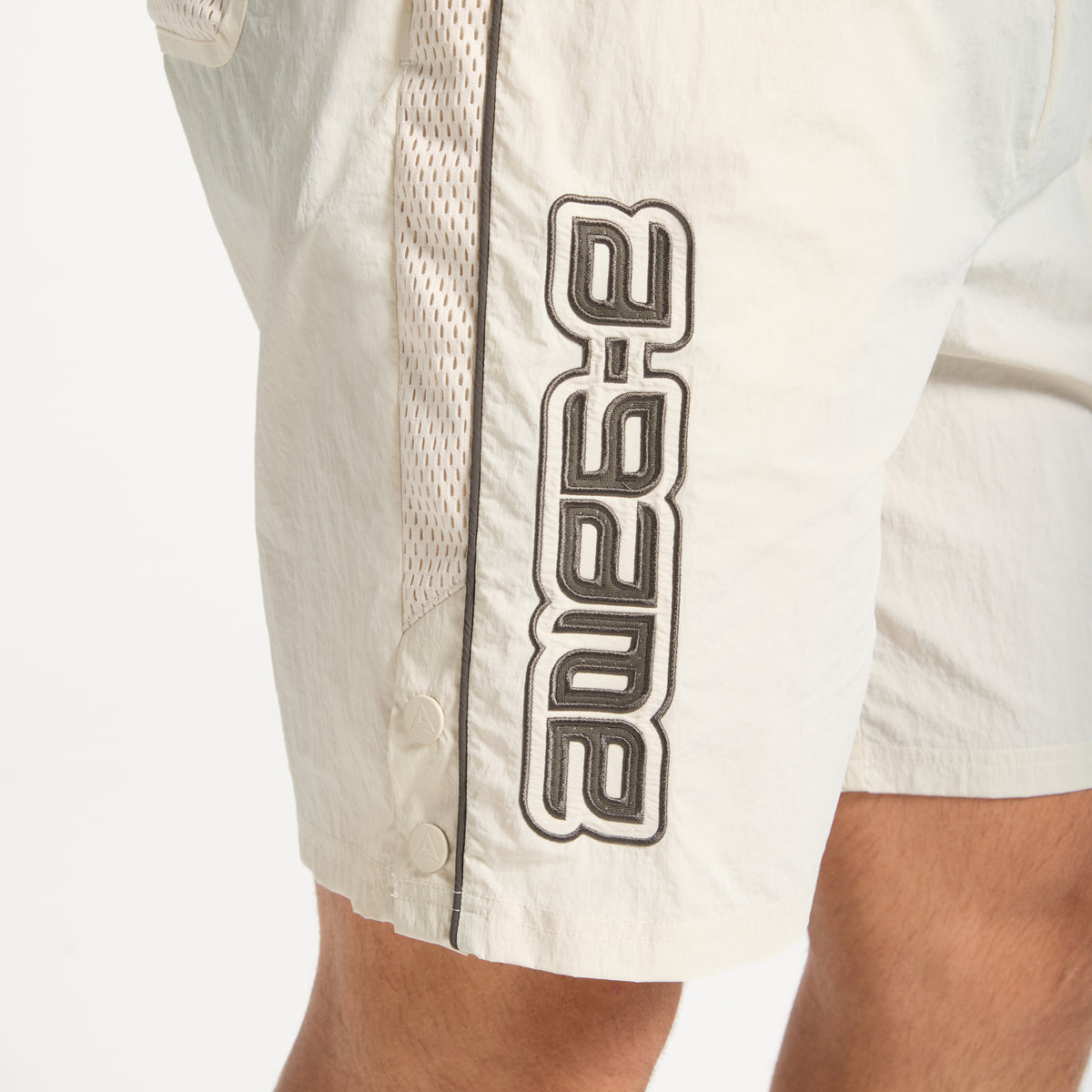Men's Woven Tech Popper Shorts - Beige
