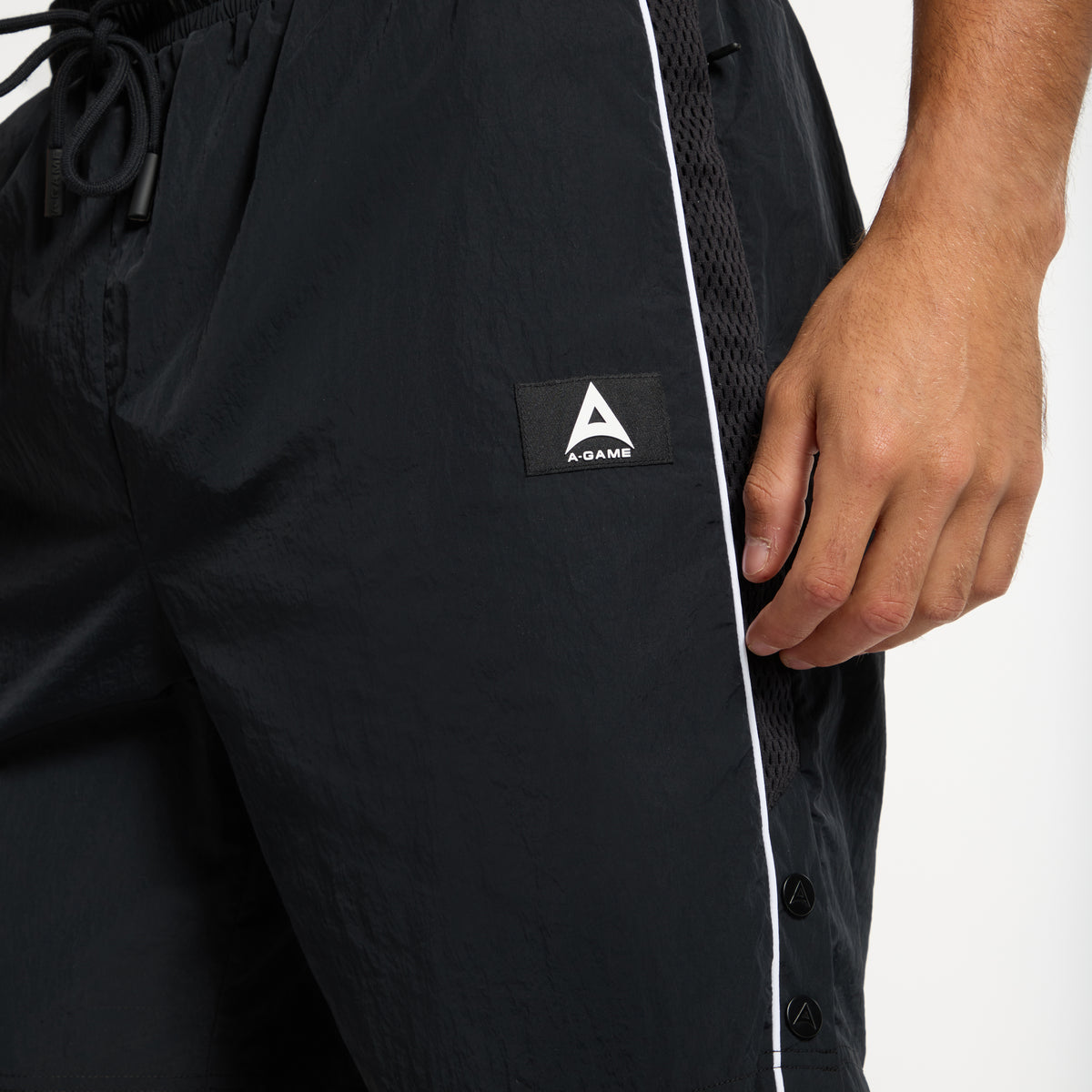 Men's Woven Tech Popper Shorts - Black