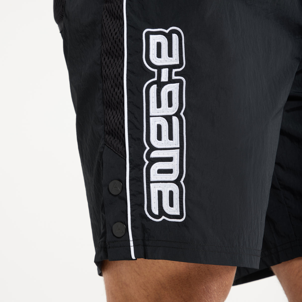 Men's Woven Tech Popper Shorts - Black